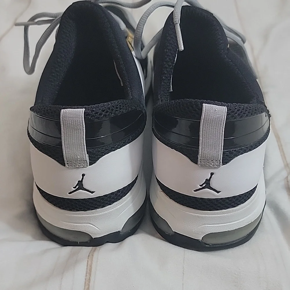 Jordan Alpha Trunner Max Mens size 13 White Black and Gray 2011 Hardly Worn